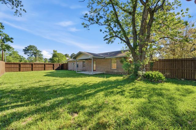 231 County Road 2234, Cleveland, TX 77327