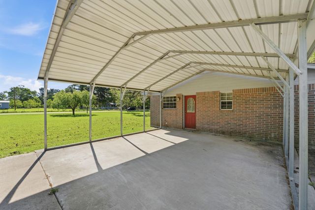 231 County Road 2234, Cleveland, TX 77327
