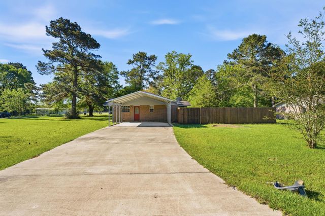 231 County Road 2234, Cleveland, TX 77327
