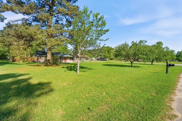 231 County Road 2234, Cleveland, TX 77327