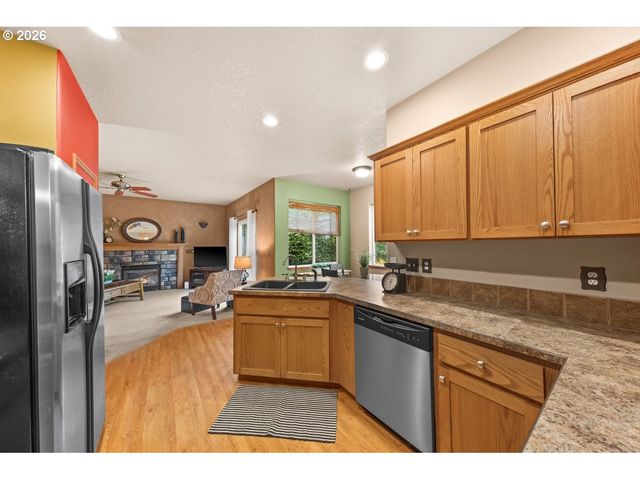 963 Sw VIEW CREST Dr, Dundee, OR 97115