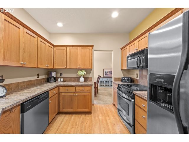 963 Sw VIEW CREST Dr, Dundee, OR 97115