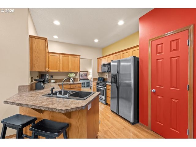 963 Sw VIEW CREST Dr, Dundee, OR 97115