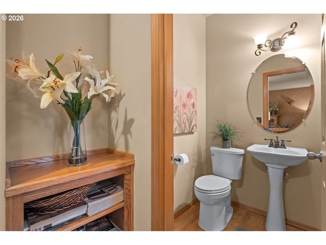 963 Sw VIEW CREST Dr, Dundee, OR 97115
