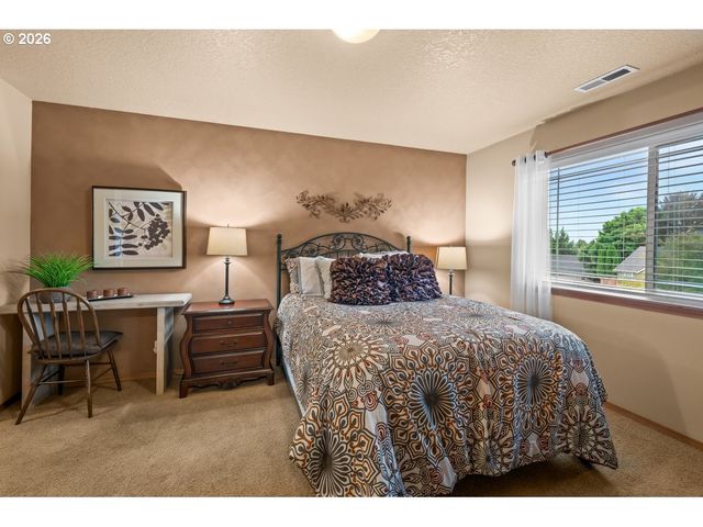 963 Sw VIEW CREST Dr, Dundee, OR 97115