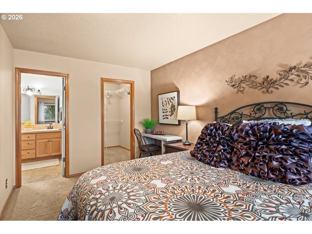 963 Sw VIEW CREST Dr, Dundee, OR 97115