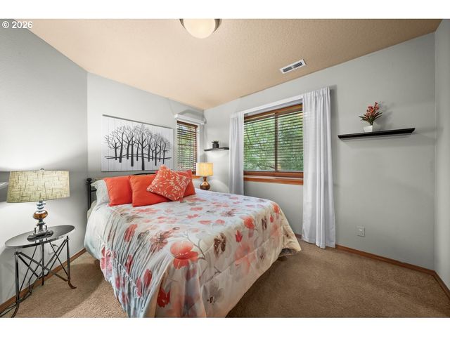 963 Sw VIEW CREST Dr, Dundee, OR 97115