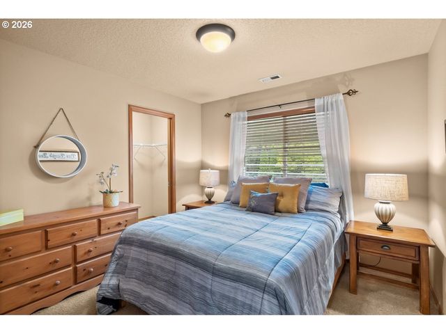 963 Sw VIEW CREST Dr, Dundee, OR 97115
