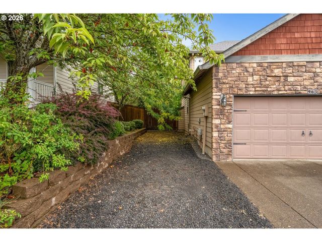 963 Sw VIEW CREST Dr, Dundee, OR 97115
