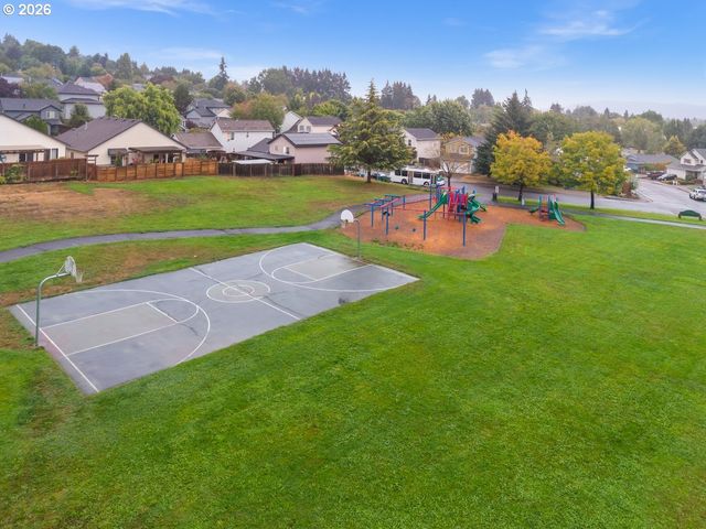 963 Sw VIEW CREST Dr, Dundee, OR 97115