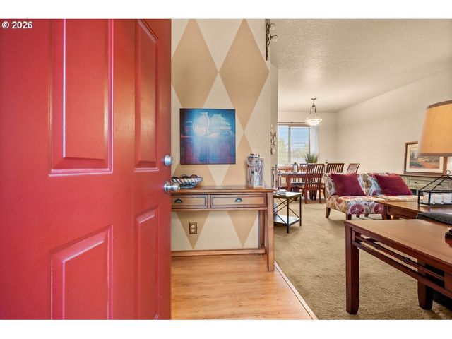 963 Sw VIEW CREST Dr, Dundee, OR 97115