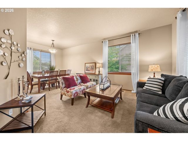 963 Sw VIEW CREST Dr, Dundee, OR 97115