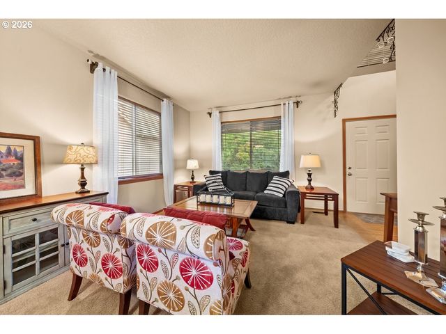 963 Sw VIEW CREST Dr, Dundee, OR 97115