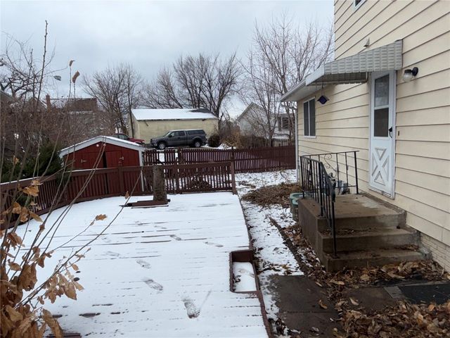 275 5th Avenue, Marion, IA 52302