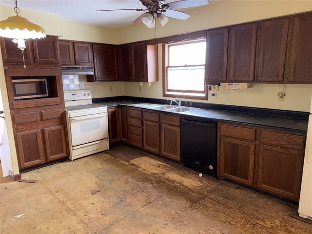 275 5th Avenue, Marion, IA 52302