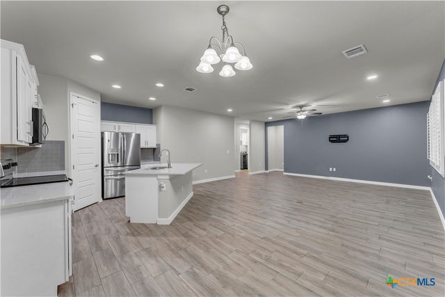 511 Taylor Drive, Horseshoe Bay, TX 78657