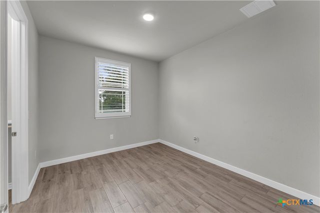 511 Taylor Drive, Horseshoe Bay, TX 78657