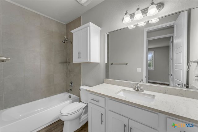511 Taylor Drive, Horseshoe Bay, TX 78657