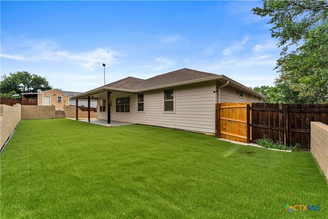 511 Taylor Drive, Horseshoe Bay, TX 78657
