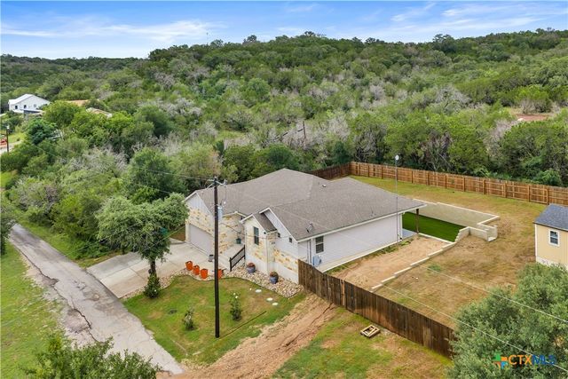 511 Taylor Drive, Horseshoe Bay, TX 78657