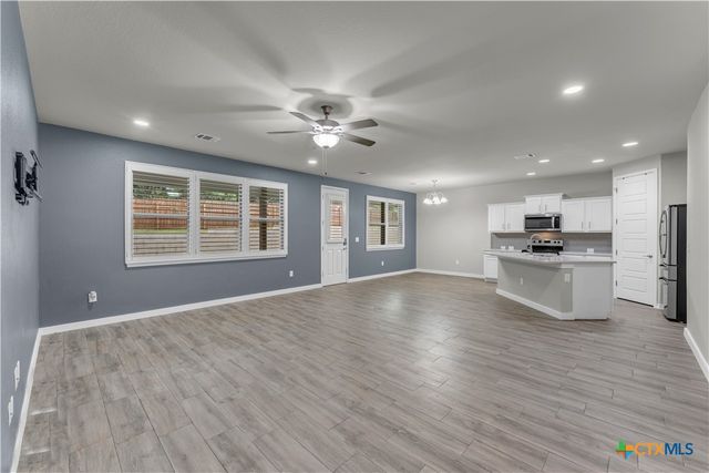 511 Taylor Drive, Horseshoe Bay, TX 78657