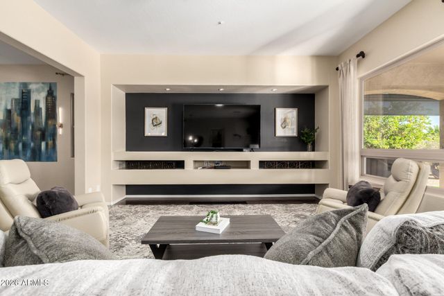 12725 W DALE Lane, Peoria, AZ 85383