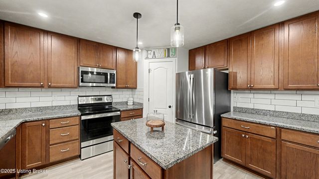 151 Blue Ridge Cir, Mt Washington, KY 40047