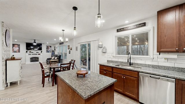 151 Blue Ridge Cir, Mt Washington, KY 40047