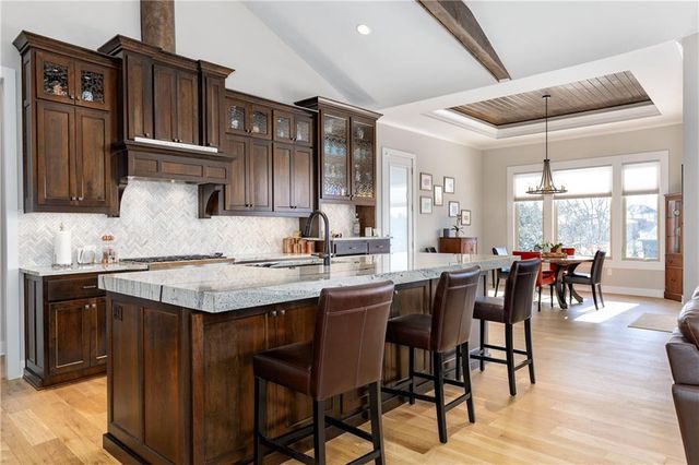 25137 W 105th Terrace, Olathe, KS 66061