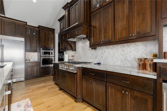 25137 W 105th Terrace, Olathe, KS 66061