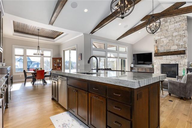 25137 W 105th Terrace, Olathe, KS 66061