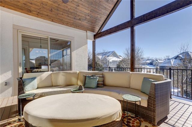 25137 W 105th Terrace, Olathe, KS 66061