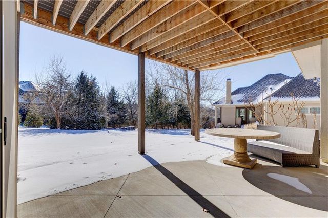 25137 W 105th Terrace, Olathe, KS 66061