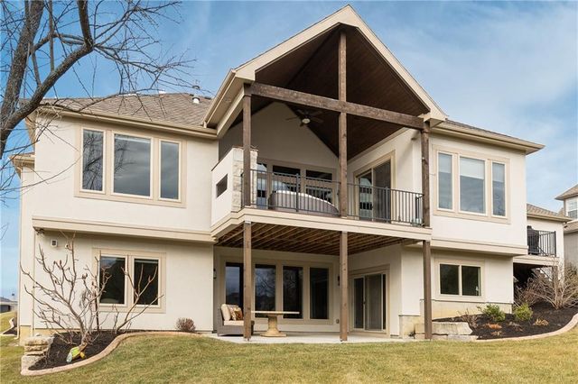 25137 W 105th Terrace, Olathe, KS 66061