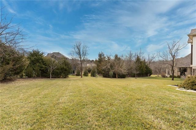 25137 W 105th Terrace, Olathe, KS 66061