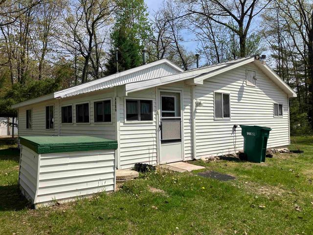 4886 Maplewood Street, Harrison, MI 48625