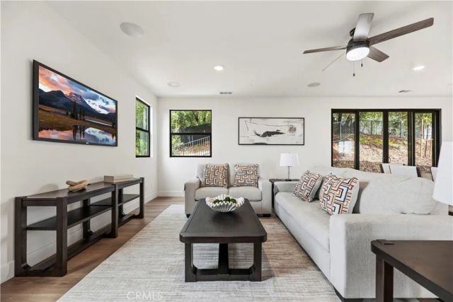 969 N Staley, Los Angeles, CA 90042