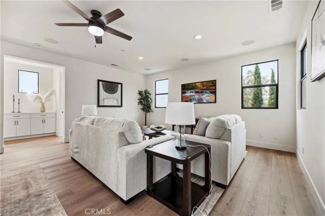 969 N Staley, Los Angeles, CA 90042