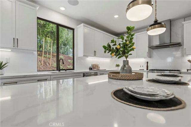 969 N Staley, Los Angeles, CA 90042