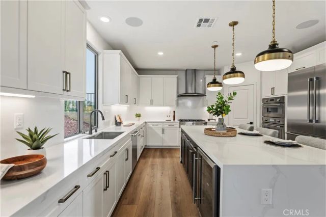 969 N Staley, Los Angeles, CA 90042