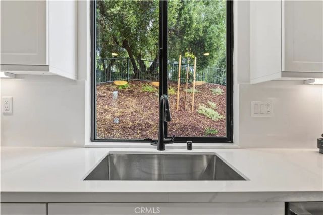 969 N Staley, Los Angeles, CA 90042