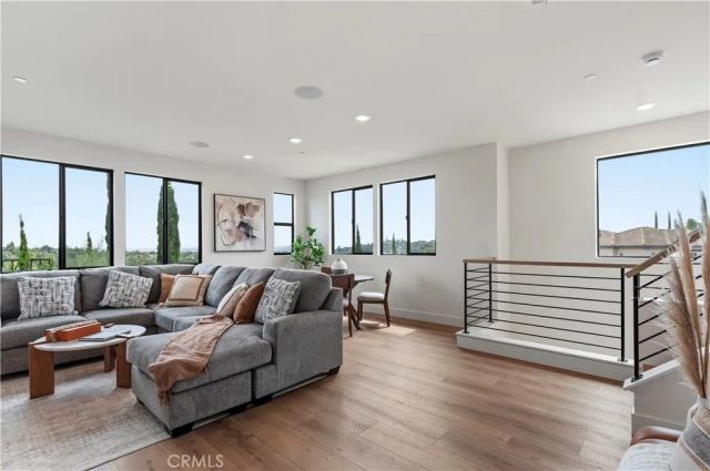 969 N Staley, Los Angeles, CA 90042