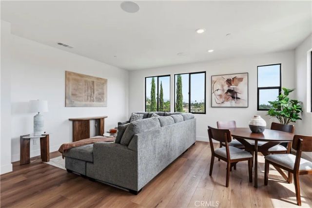 969 N Staley, Los Angeles, CA 90042