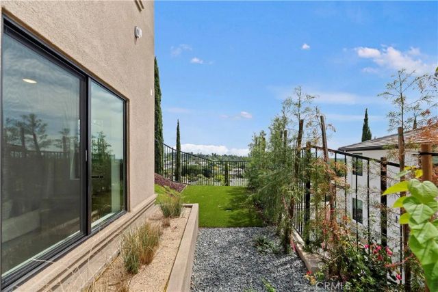 969 N Staley, Los Angeles, CA 90042