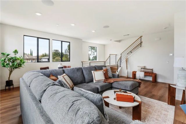 969 N Staley, Los Angeles, CA 90042