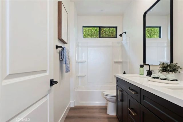 969 N Staley, Los Angeles, CA 90042