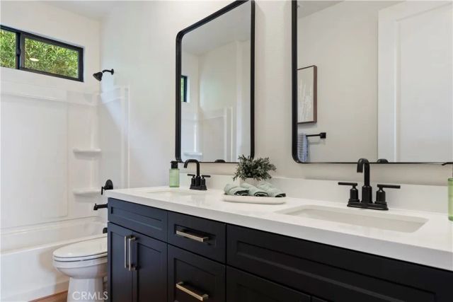 969 N Staley, Los Angeles, CA 90042