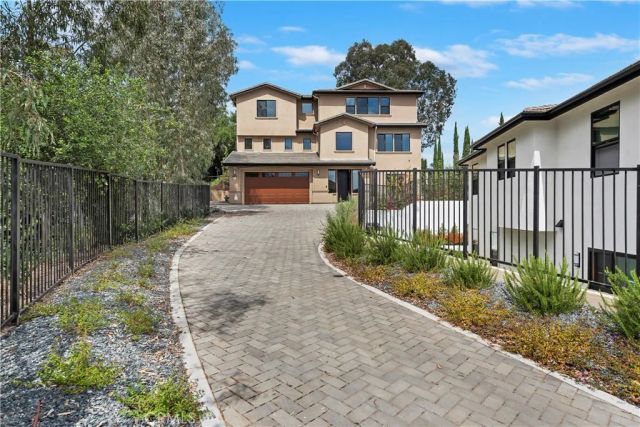 969 N Staley, Los Angeles, CA 90042