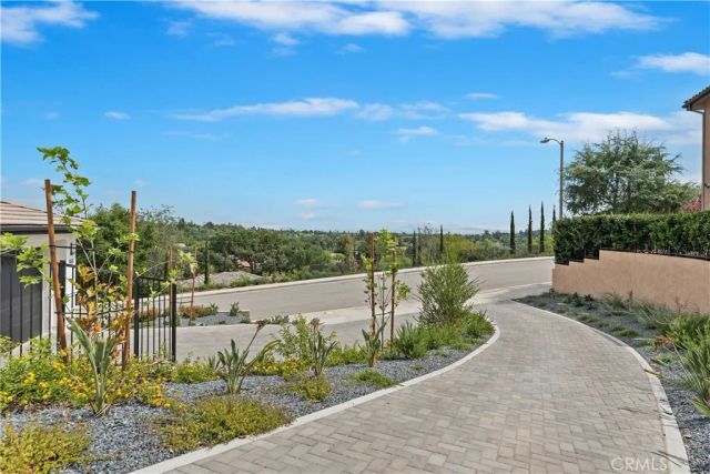 969 N Staley, Los Angeles, CA 90042