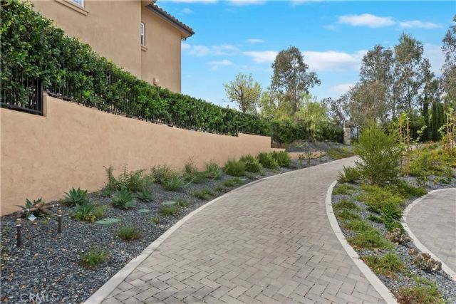 969 N Staley, Los Angeles, CA 90042